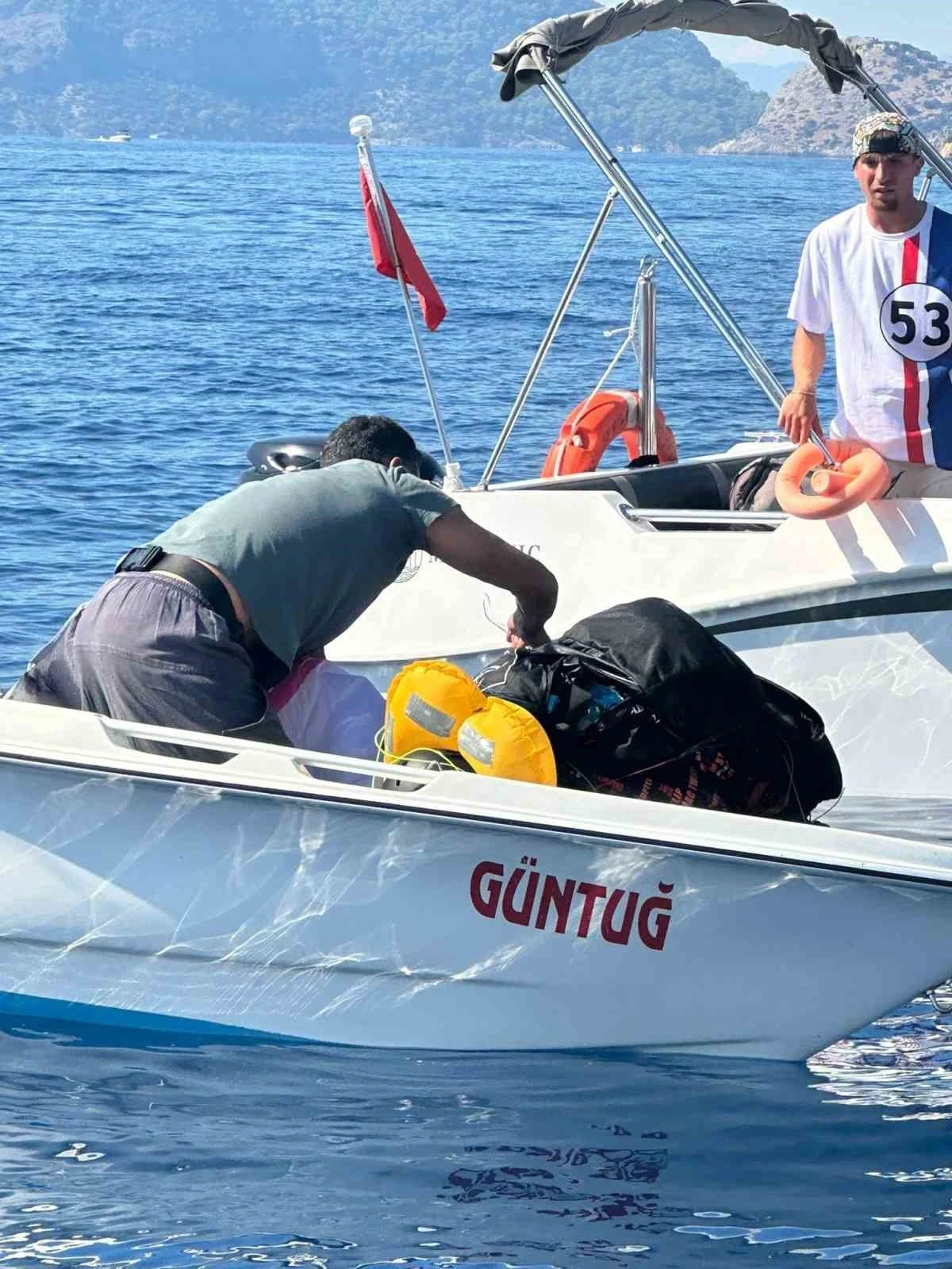 Fethiye’de denize düşen yamaç paraşütçüsü ağır yaralandı