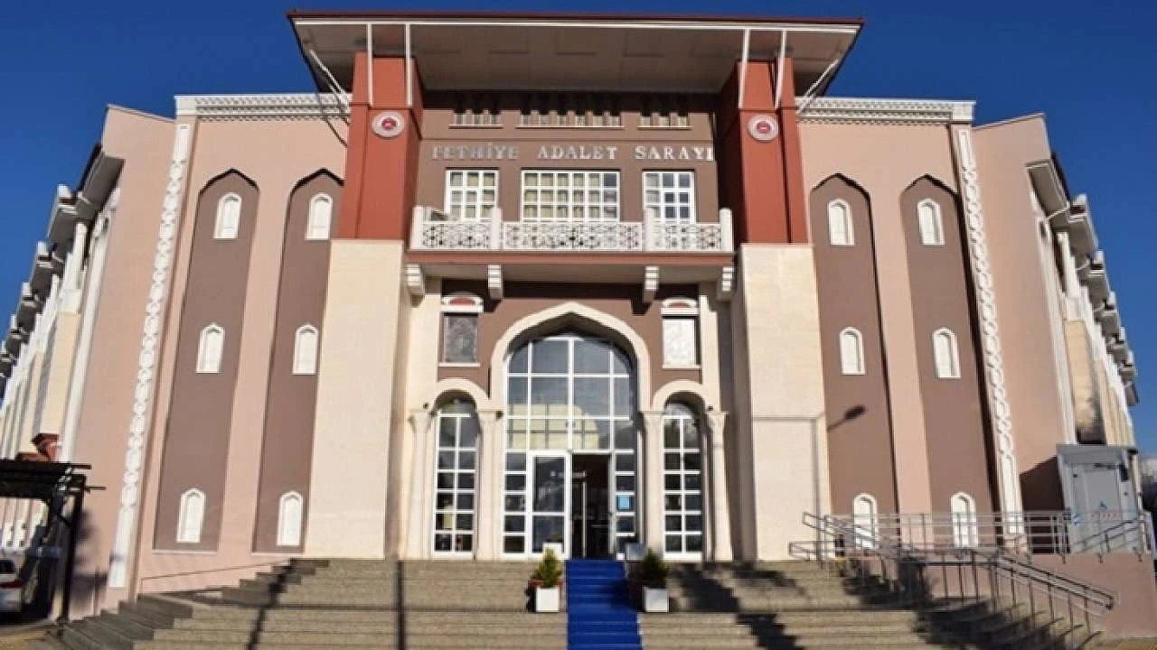 Fethiye&rsquo;de g&ouml;&ccedil;men ka&ccedil;ak&ccedil;ılığı operasyonu: 18 g&ouml;zaltı
