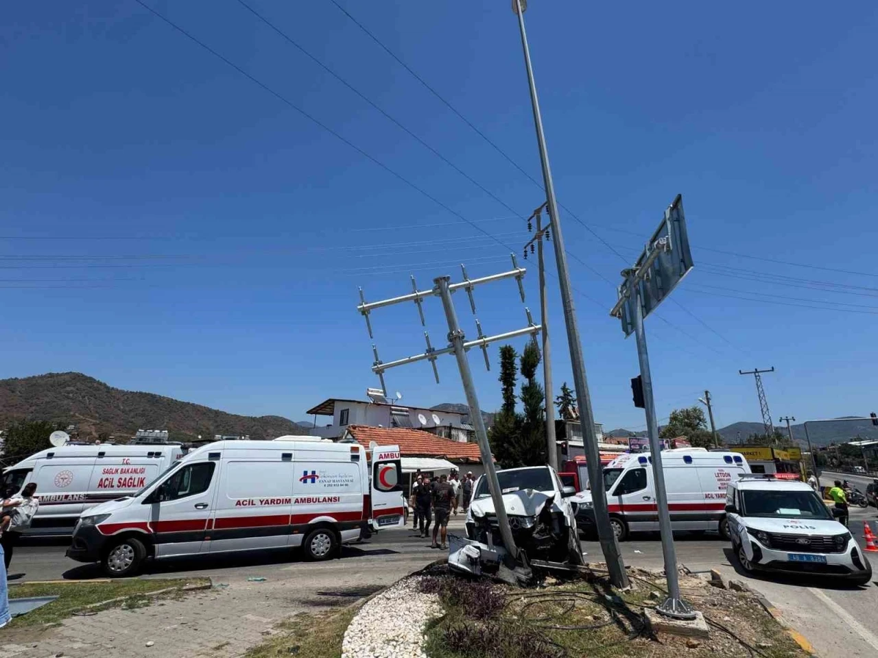 Fethiye’de trafik kazasında 11 kişi yaralandı

