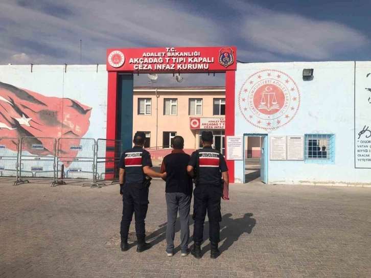 FET&Ouml; firarisi jandarma tarafından yakalandı
