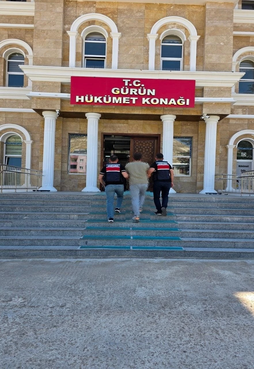 FETÖ firarisi Sivas’ta yakayı ele verdi
