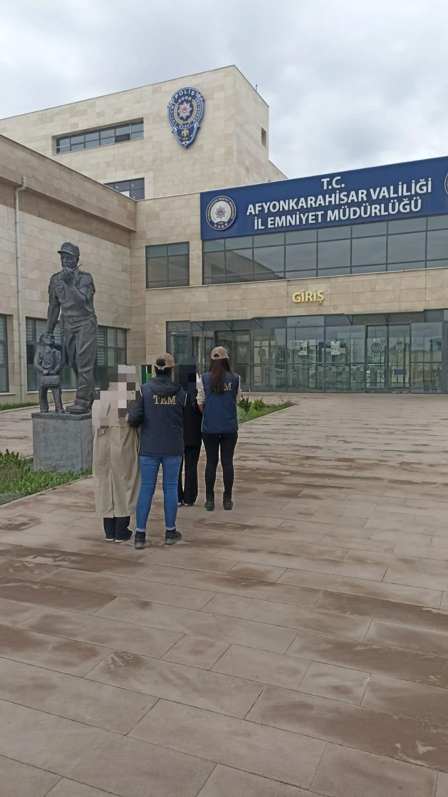 FETÖ’nün yurt dışı eğitim kamplarına katılan 2 şahsı polis yakaladı
