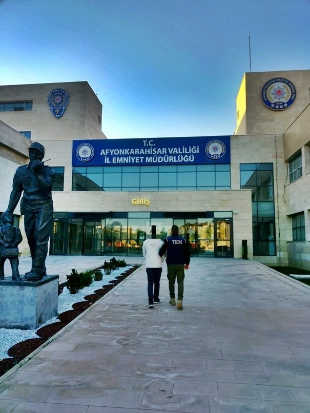 FETÖ operasyonunda biri kamu görevlisi 2 kişi yakalandı
