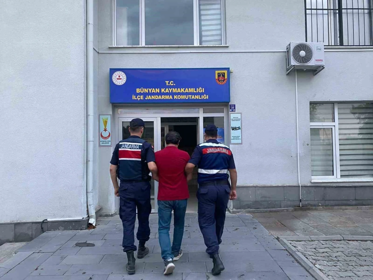 FETÖ üyesi şahıs jandarmadan kaçamadı
