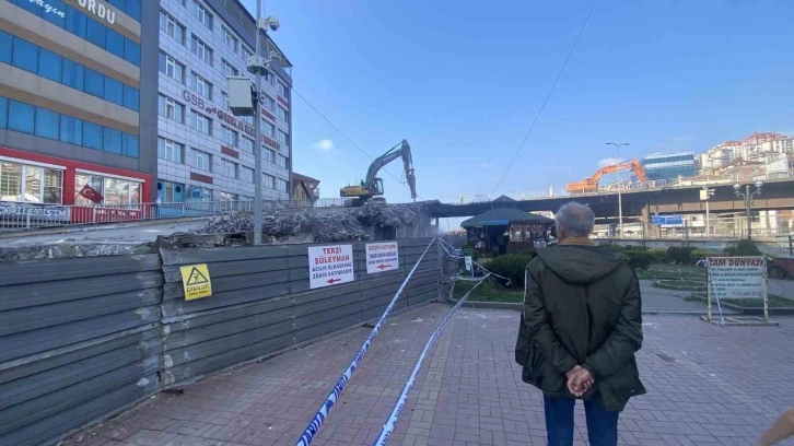 Fevkani K&ouml;pr&uuml;s&uuml;&rsquo;nde yıkım &ccedil;alışmaları hafta sonu da devam ediyor
