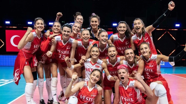 FİLENİN SULTANLARININ KAPTANINA SÜPRİZ DOĞUM GÜNÜ KUTLAMASI