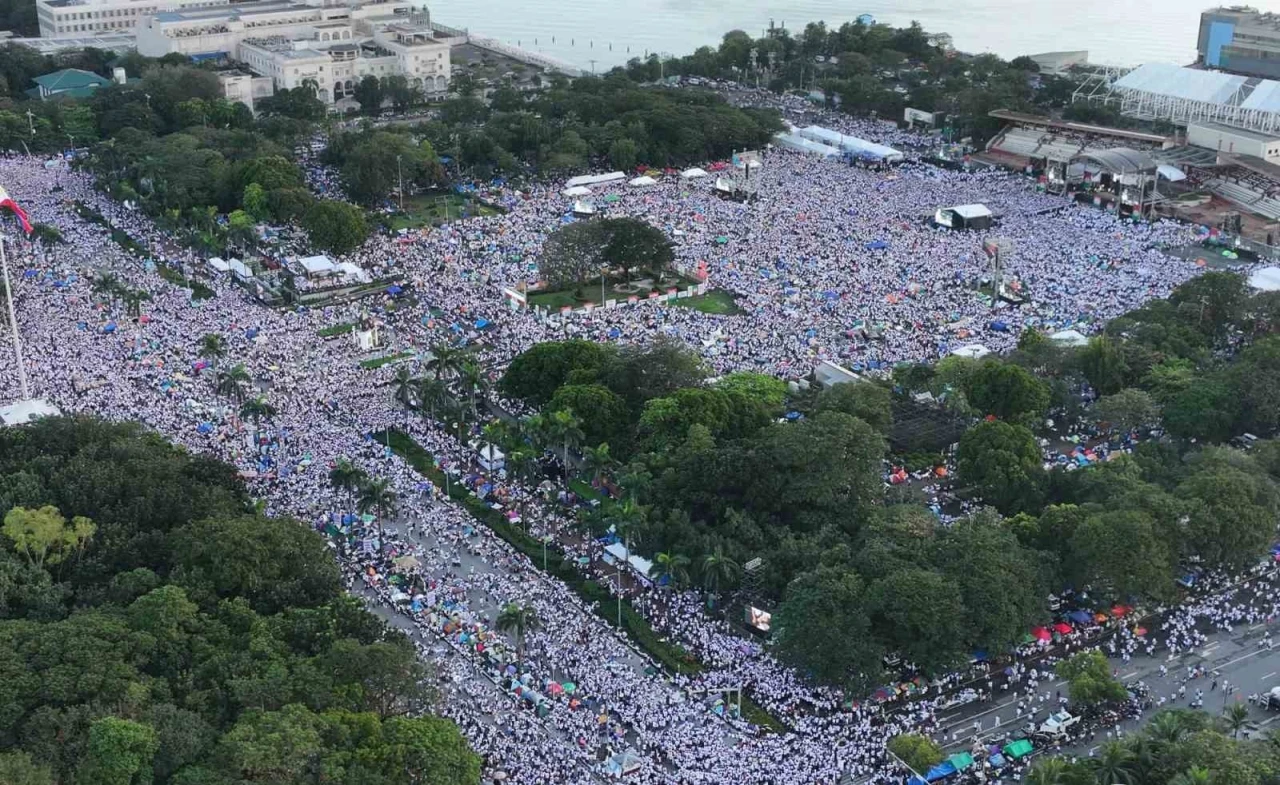 Filipinler’de 650 binden fazla kişi, yolsuzluk iddialarının ardından sokaklara döküldü
