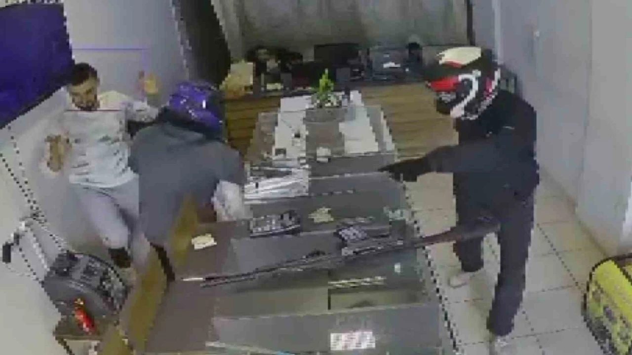 Film sahnelerini aratmayan soygunda 22 milyon TL&rsquo;lik vurgun 3 dakika s&uuml;rd&uuml;
