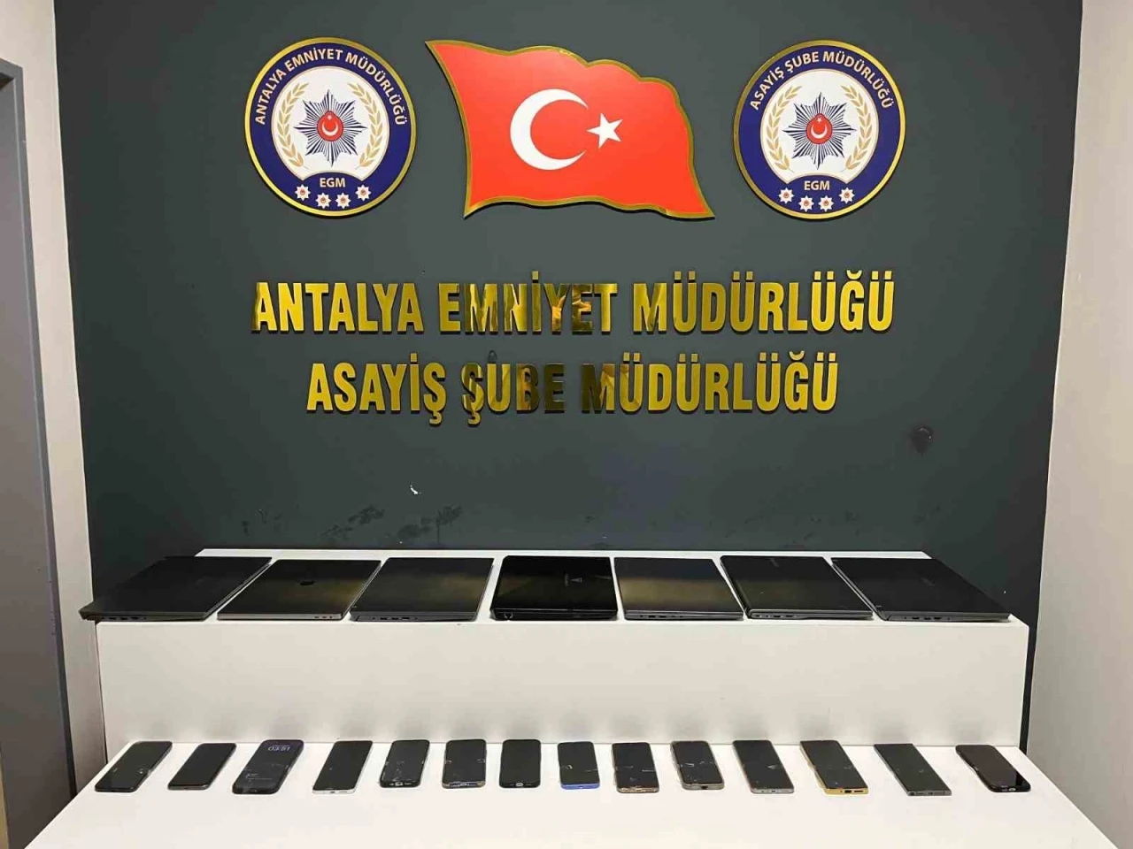 Filodan kiraladıkları araçları internet üzerinden satarak dolandırıcılık yapan 10 şüpheli yakalandı
