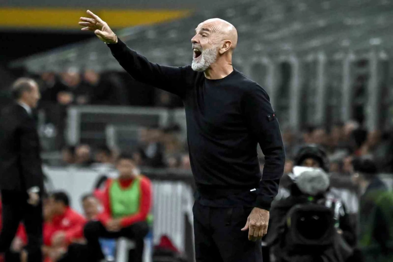 Fiorentina, Stefano Pioli ile yollarını ayırdı

