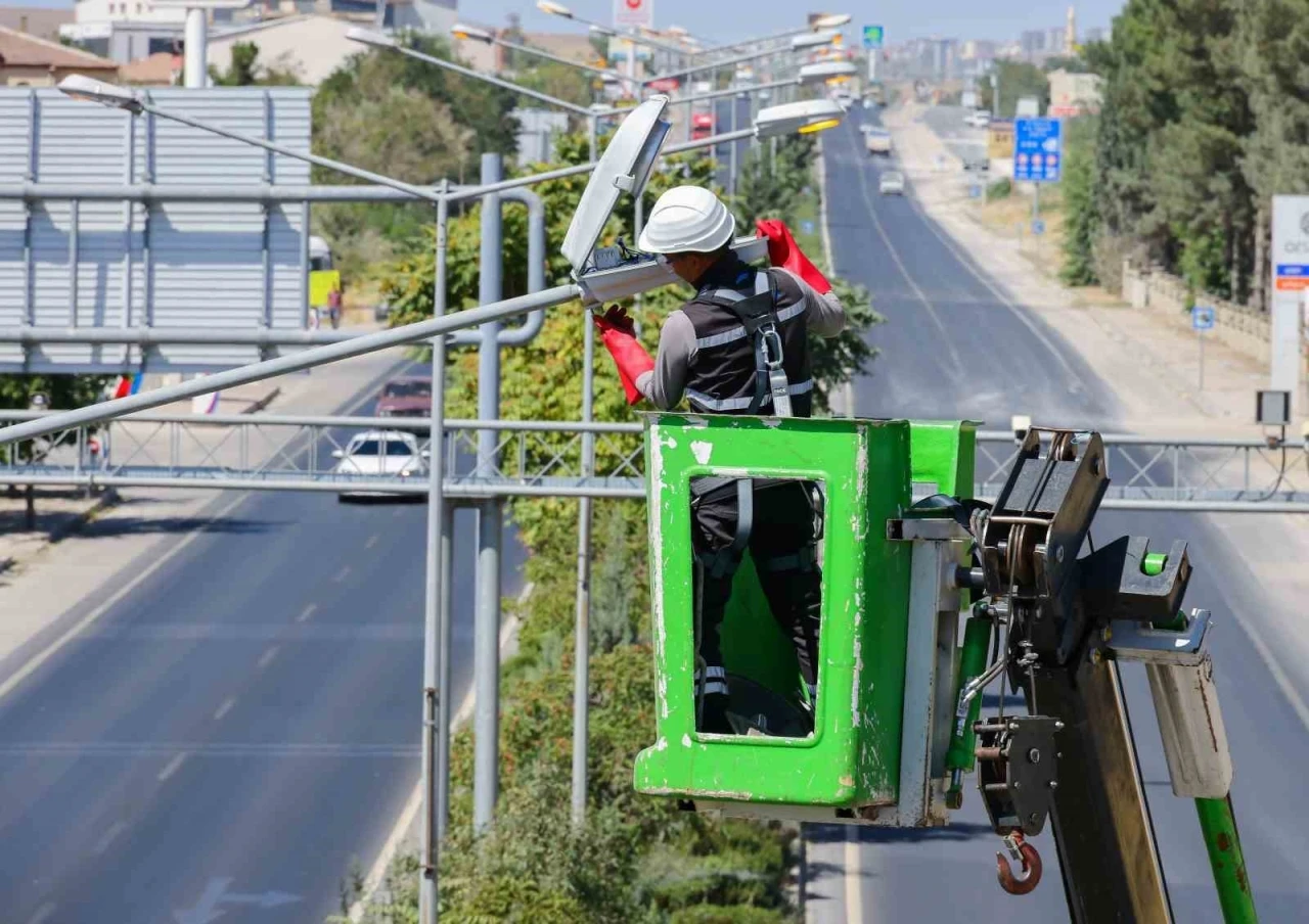 Fırat EDAŞ hizmet kalitesini artırmak için şebeke altyapısında güçlü adımlar atıyor
