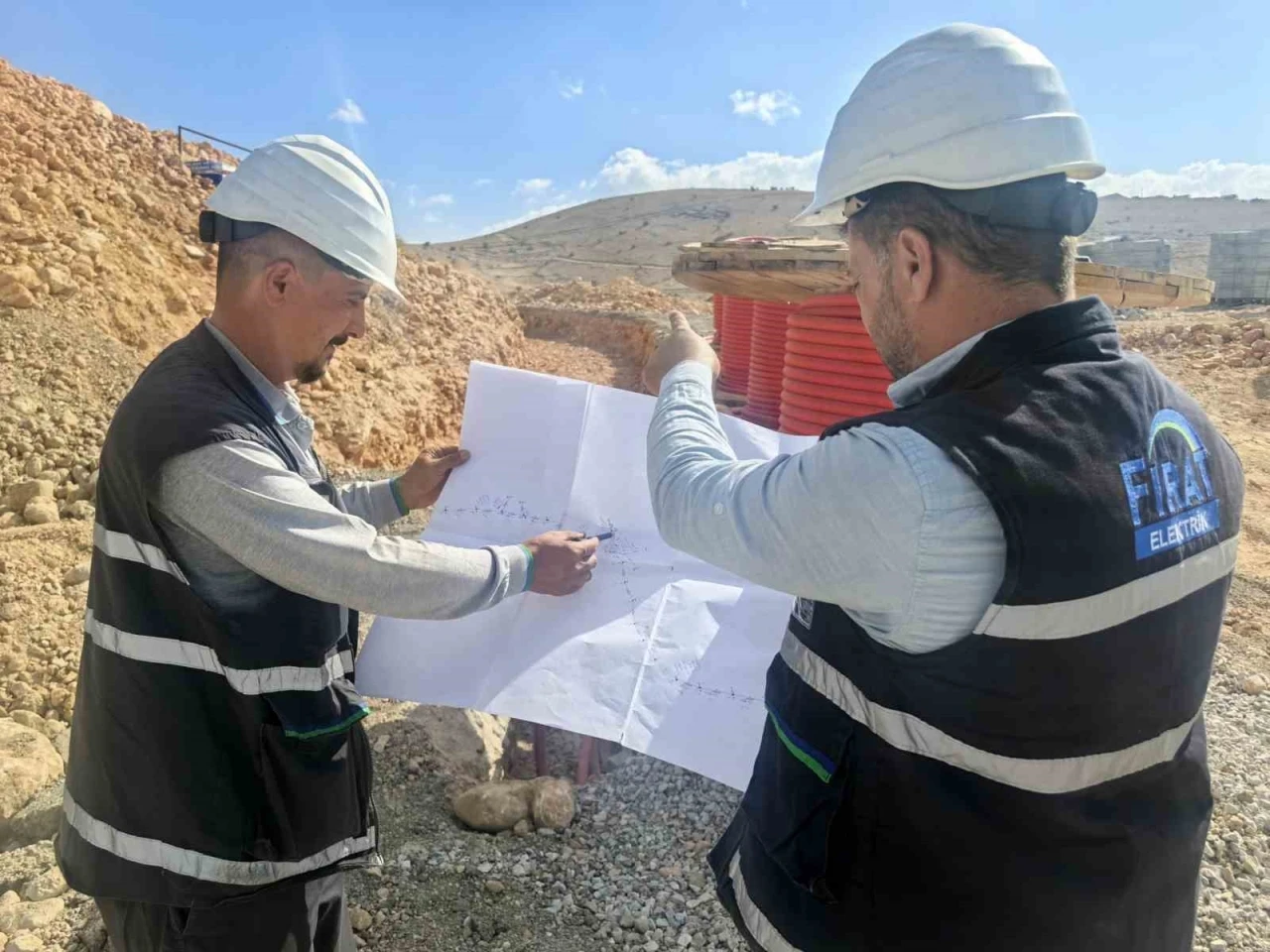 Fırat EDAŞ&rsquo;tan Yeşilyurt&rsquo;a 40 milyon TL&rsquo;lik enerji alt yapısı yatırımı
