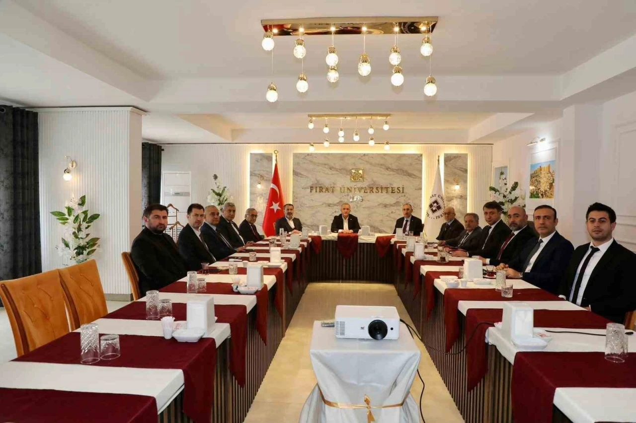 Fırat &Uuml;niversitesi paydaşları ile bir araya geldi

