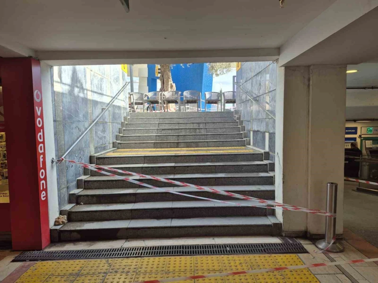 Fırtına, Bodrum&rsquo;da alış veriş merkezini de vurdu
