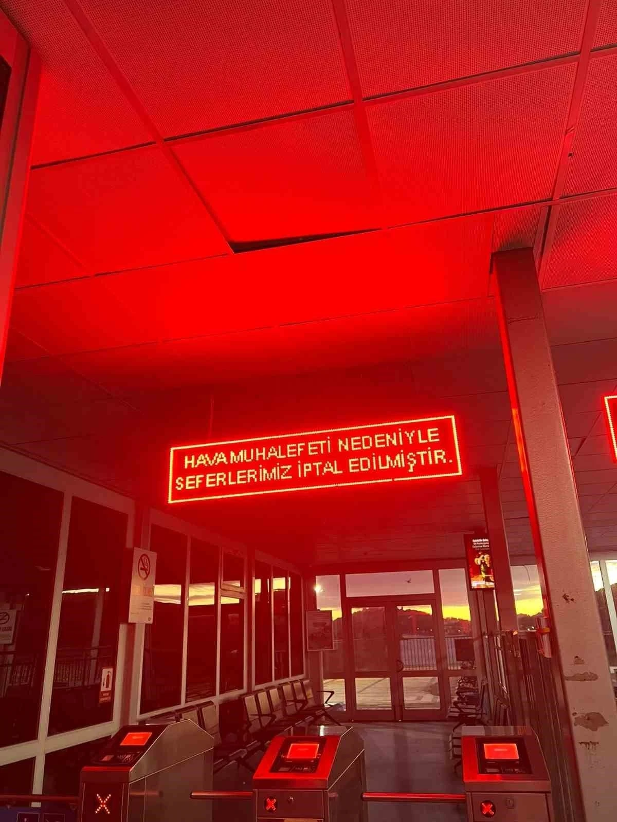 Fırtına nedeniyle Adalar&rsquo;da vapur seferi durdu
