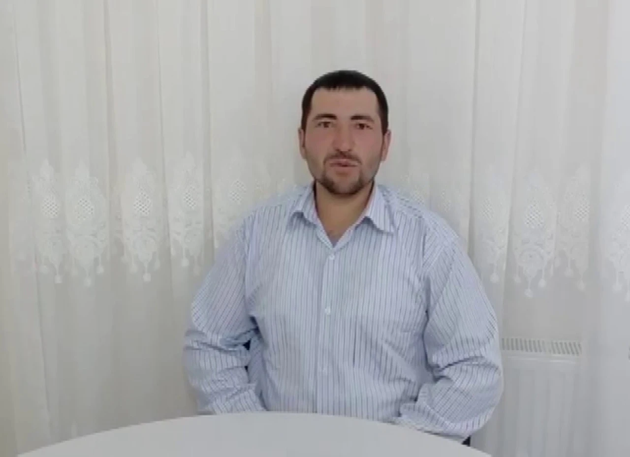 &lsquo;Fıstığım&rsquo; diye sevdiği kaplumbağayı &ouml;l&uuml;mden kurtardı
