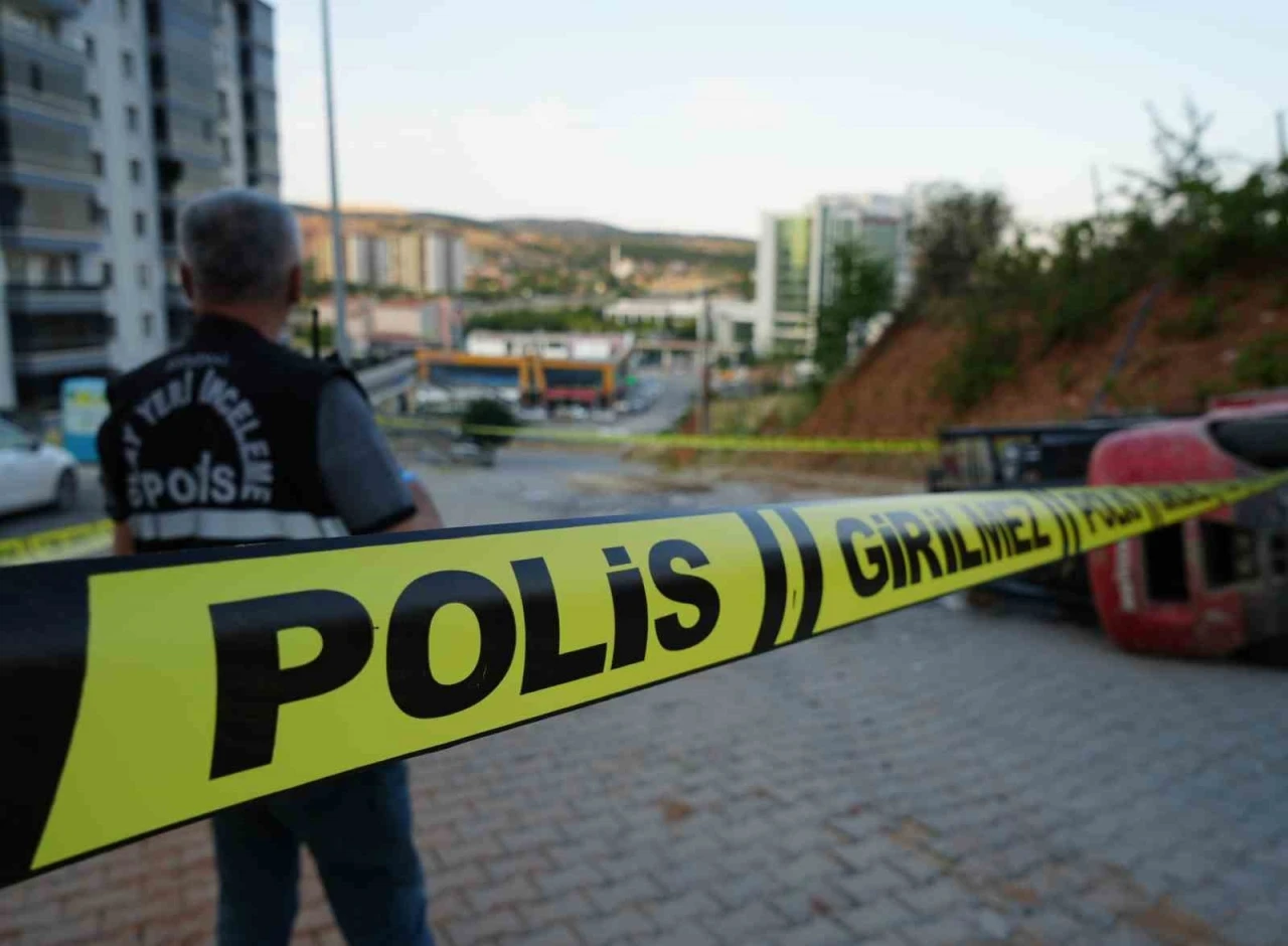 Forkliftin altında kalan 16 yaşındaki sürücü hayatını kaybetti