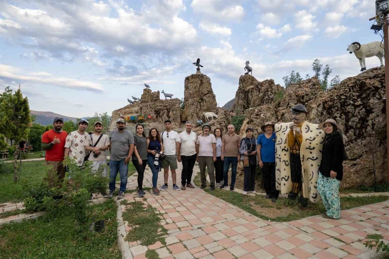Fotono21, Hakkari&rsquo;nin etkileyici coğrafyasını fotoğrafladı
