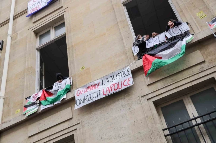 Fransa’nın en prestijli üniversitesinde Filistin’e destek gösterisi
