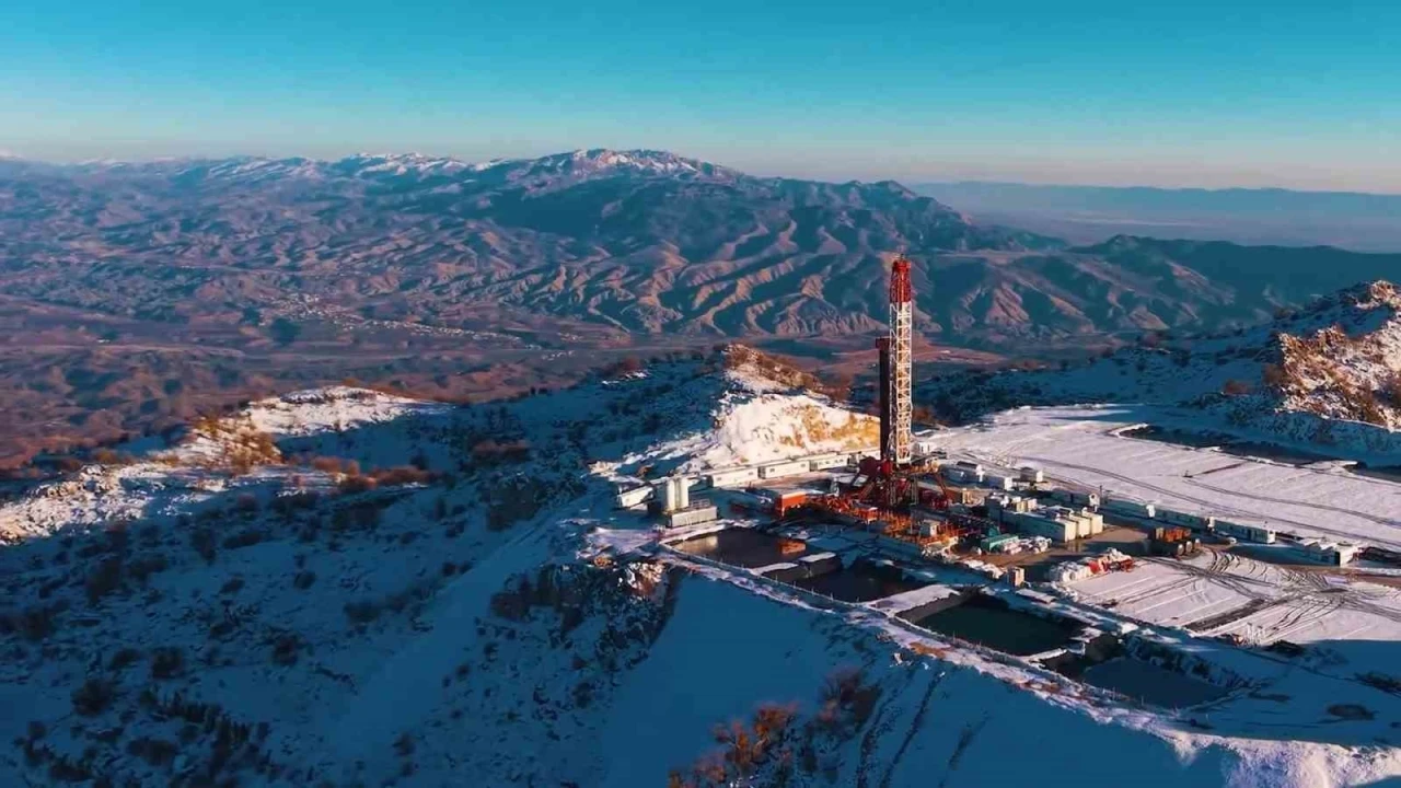 Gabar&rsquo;da dondurucu soğukta rekor &uuml;retim: G&uuml;nl&uuml;k 81 bin varil petrol
