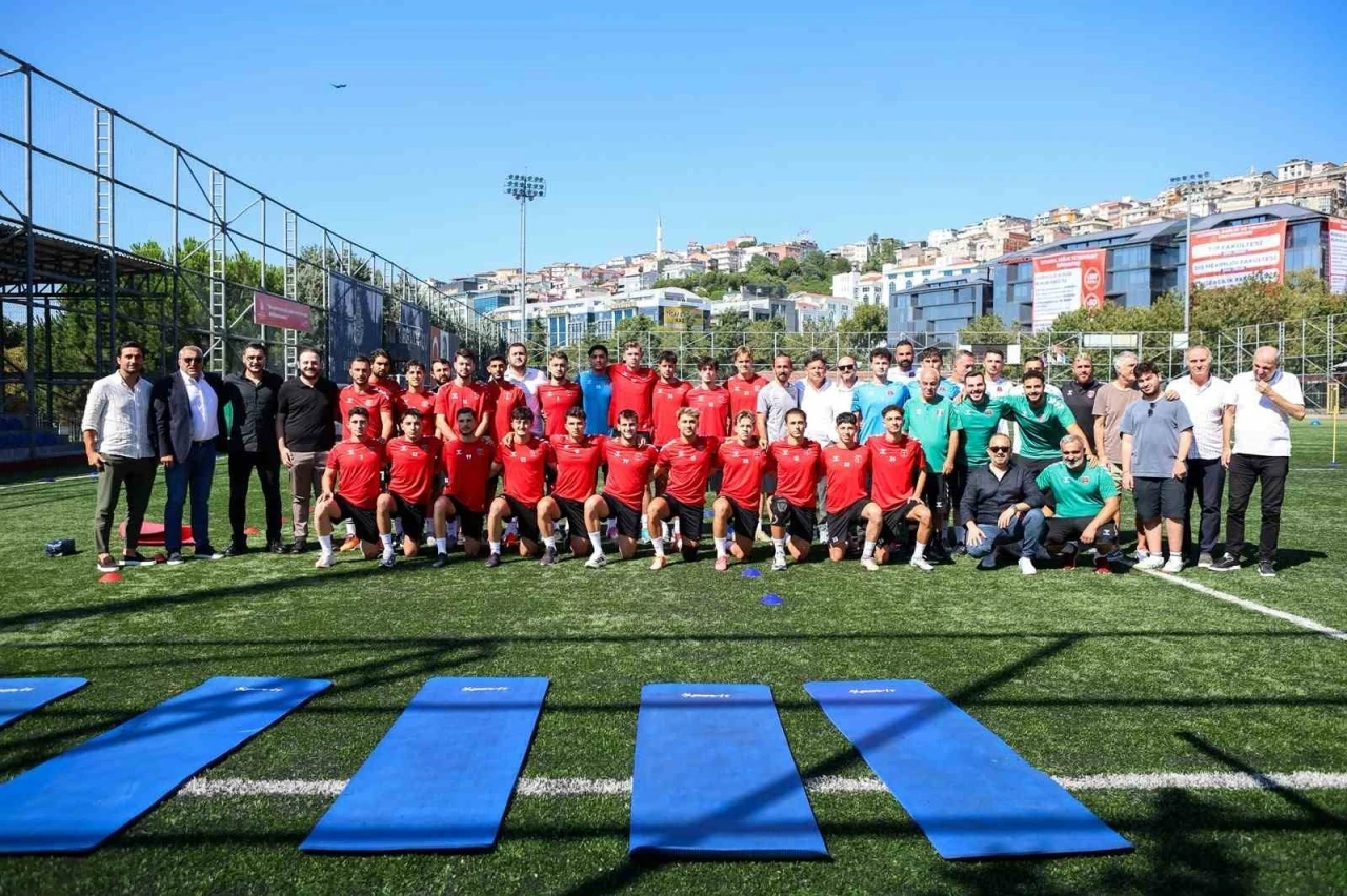 Galata Spor yeni sezonu a&ccedil;tı
