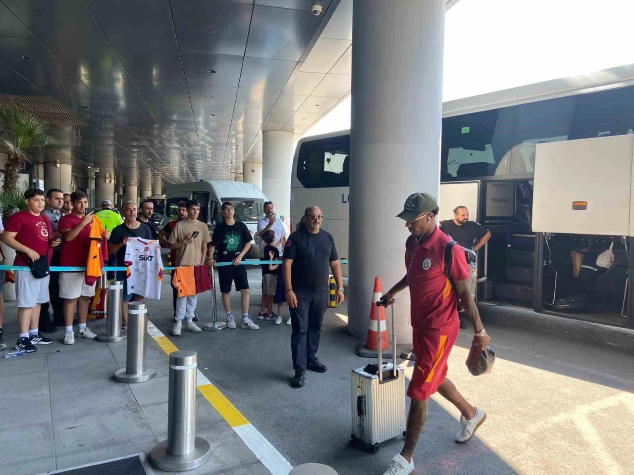 Galatasaray Avusturya Kampına Başladı