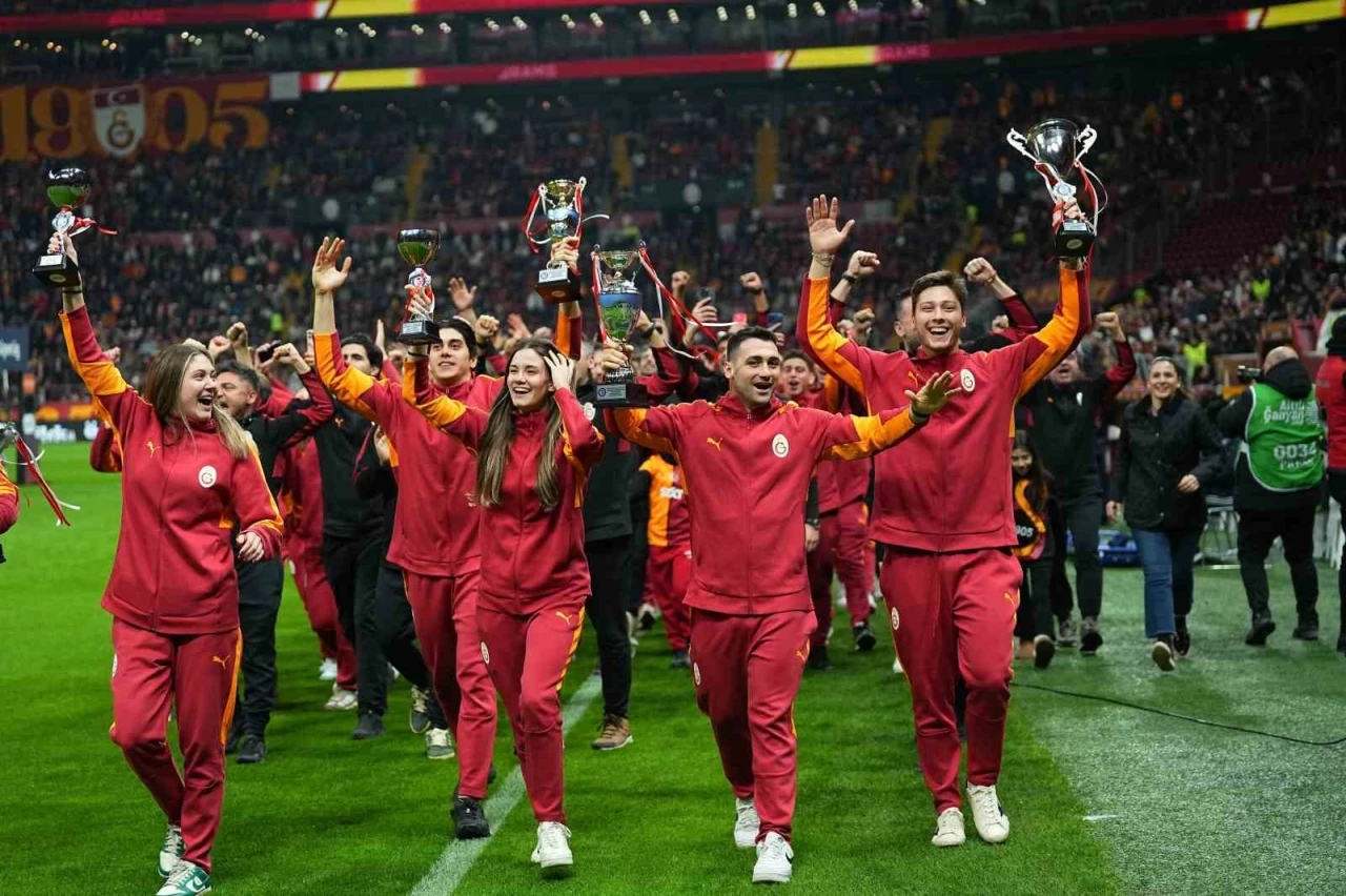 Galatasaray&rsquo;da 2 değişiklik
