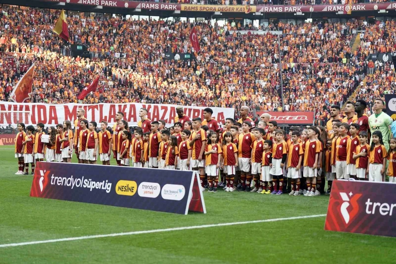 Galatasaray’da tek değişiklik
