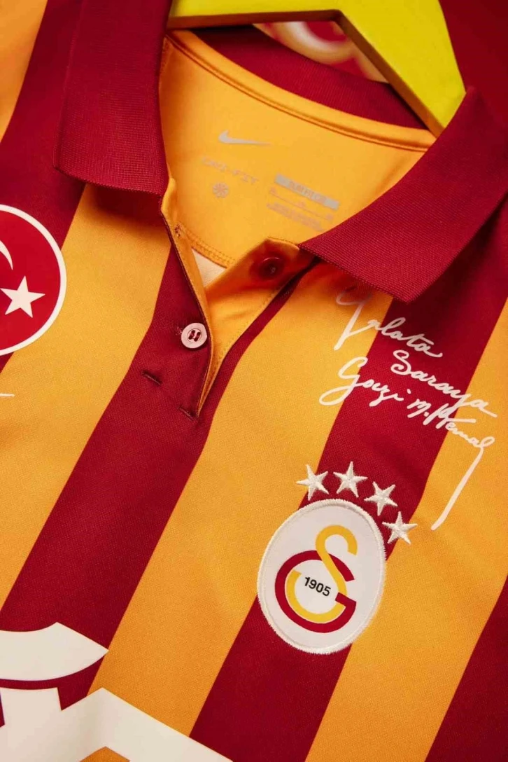Galatasaray&rsquo;dan, Cumhuriyet&rsquo;in 100. yılına &ouml;zel forma
