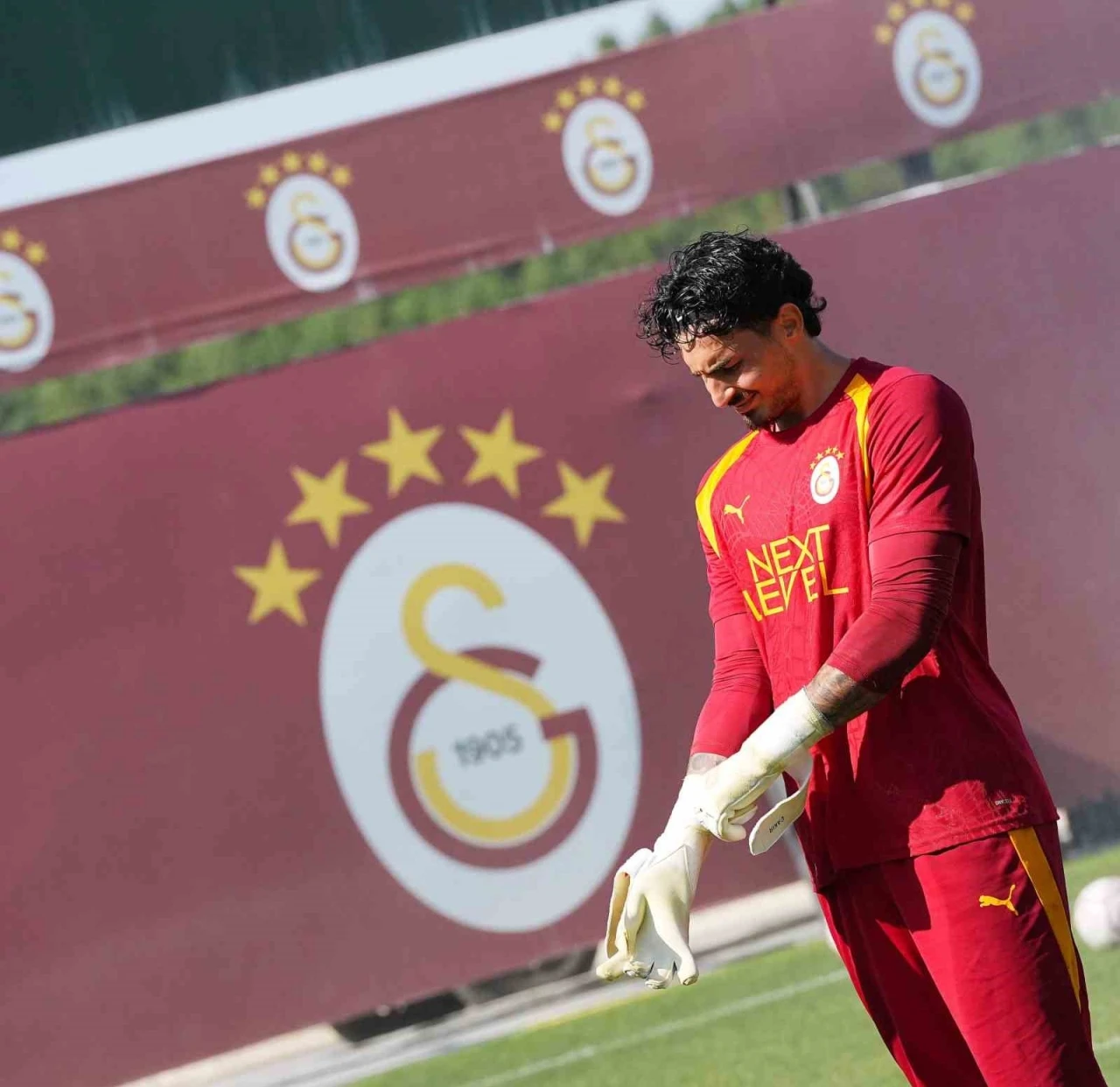 Galatasaray, g&uuml;n&uuml; &ccedil;ift antrenmanla tamamladı
