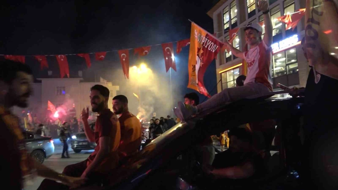 Galatasaray’ın 25. şampiyonluğu Yalova’da coşkuyla kutlandı
