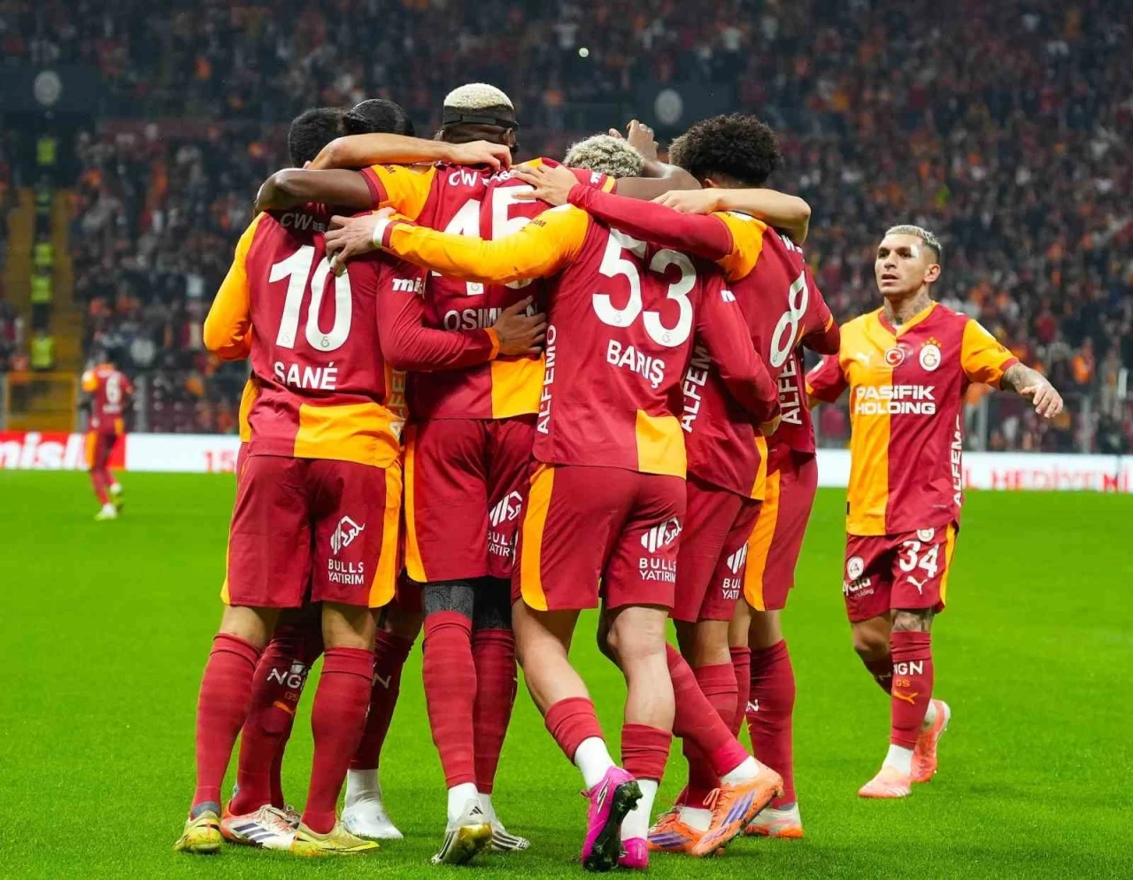 Galatasaray ocak ayında d&ouml;rt kulvarda m&uuml;cadele edecek
