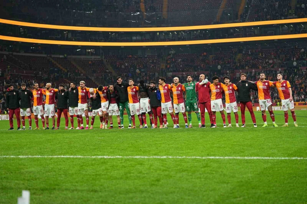Galatasaray, Trendyol S&uuml;per Lig&rsquo;de ilk yarıyı lider tamamladı
