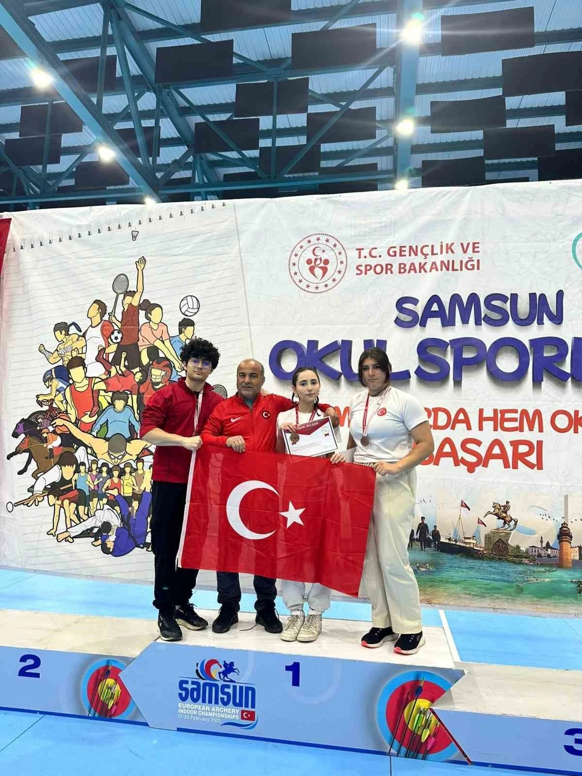 Gazi Anadolu Lisesi öğrencileri Türkiye şampiyonasında kürsüye çıktı
