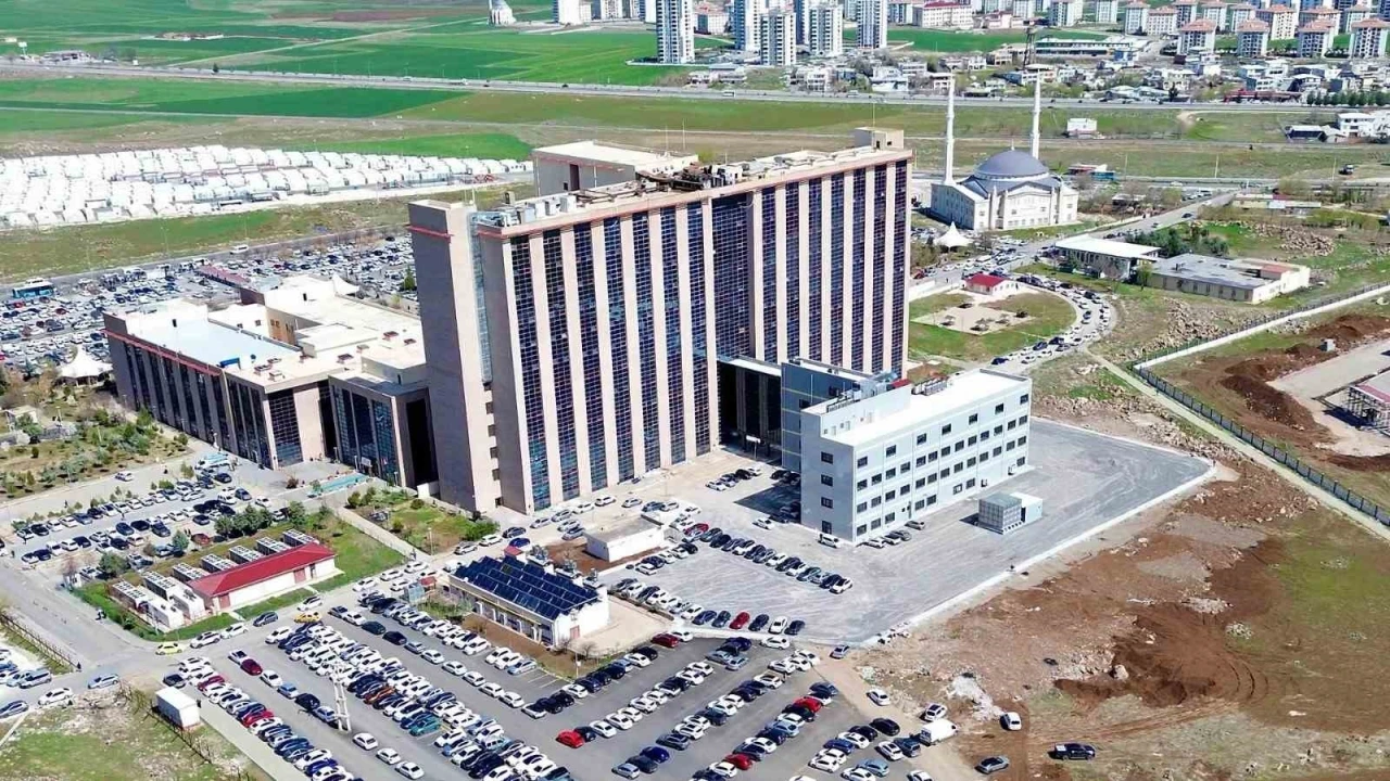 Gazi Yaşargil Eğitim ve Araştırma Hastanesi’nde Enerji Verimliliği KABEV Projesi hayata geçiyor
