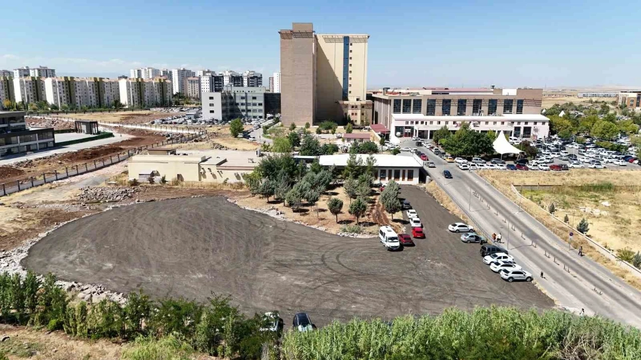 Gazi Yaşargil Eğitim ve Araştırma Hastanesi’ne yeni otopark