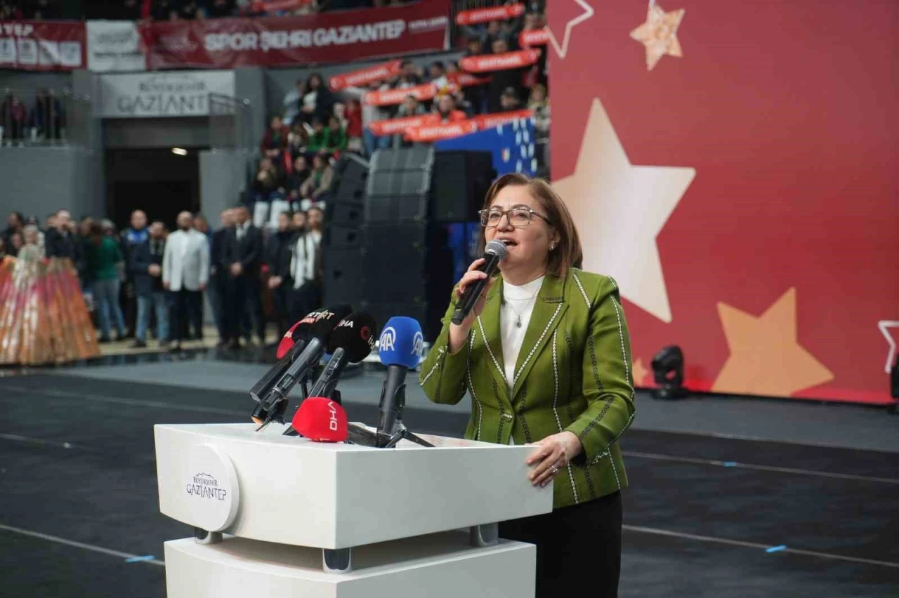 Gaziantep&rsquo;in &rsquo;Gen&ccedil; Yıldızları&rsquo; &ouml;d&uuml;lle ta&ccedil;landı
