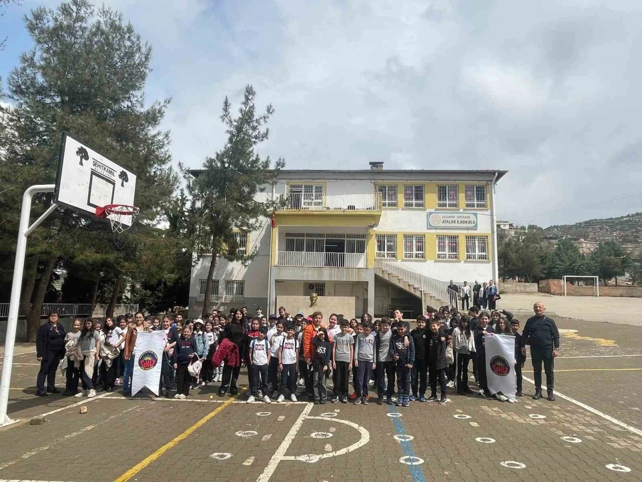 Gaziantep Kolej Vakfı öğrencileri kardeş okullarını ziyaret etti
