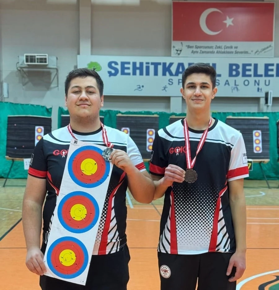 Gaziantep Ok&ccedil;uluk Kurtuluş Kupası İl Şampiyonası&rsquo;nda Erdem Koleji r&uuml;zgarı
