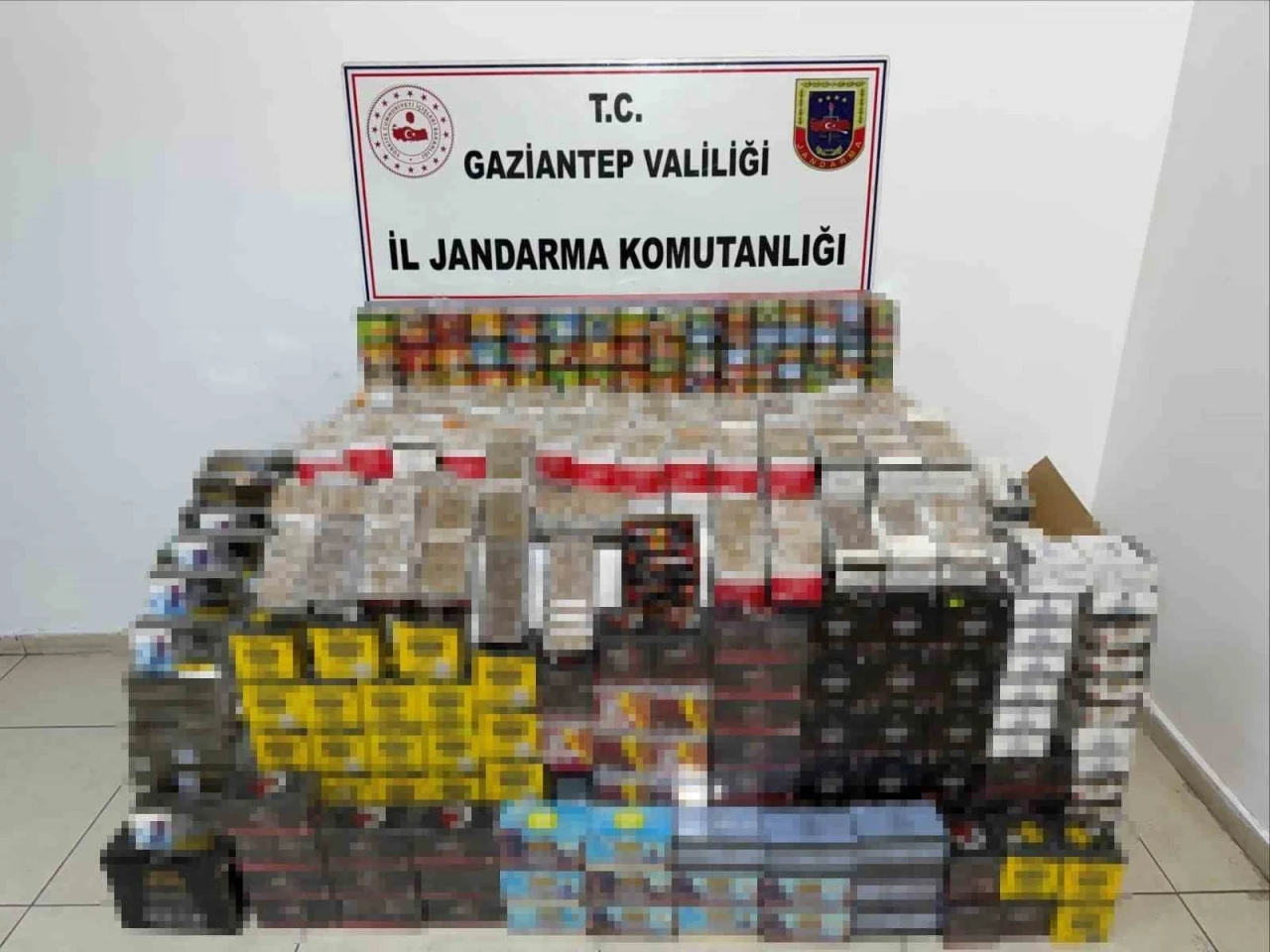 Gaziantep’te 1,8 milyon TL değerinde kaçak ürün ele geçirild
