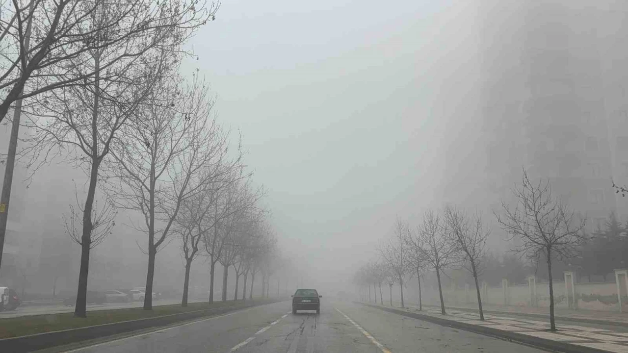 Gaziantep&rsquo;te 2 g&uuml;nd&uuml;r yoğun sis etkili oluyor
