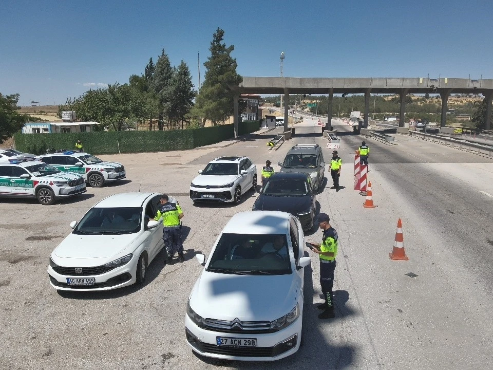 Gaziantep’te 215 araca 356 bin TL ceza
