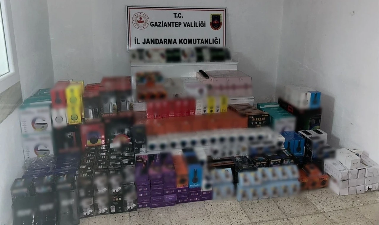 Gaziantep’te 3 milyon TL değerinde kaçak elektronik eşya ele geçirildi