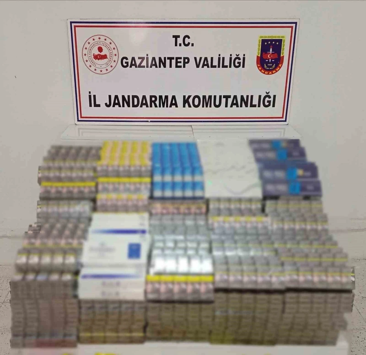 Gaziantep’te 5,4 milyon liralık kaçak ürün ele geçirildi: 23 gözaltı
