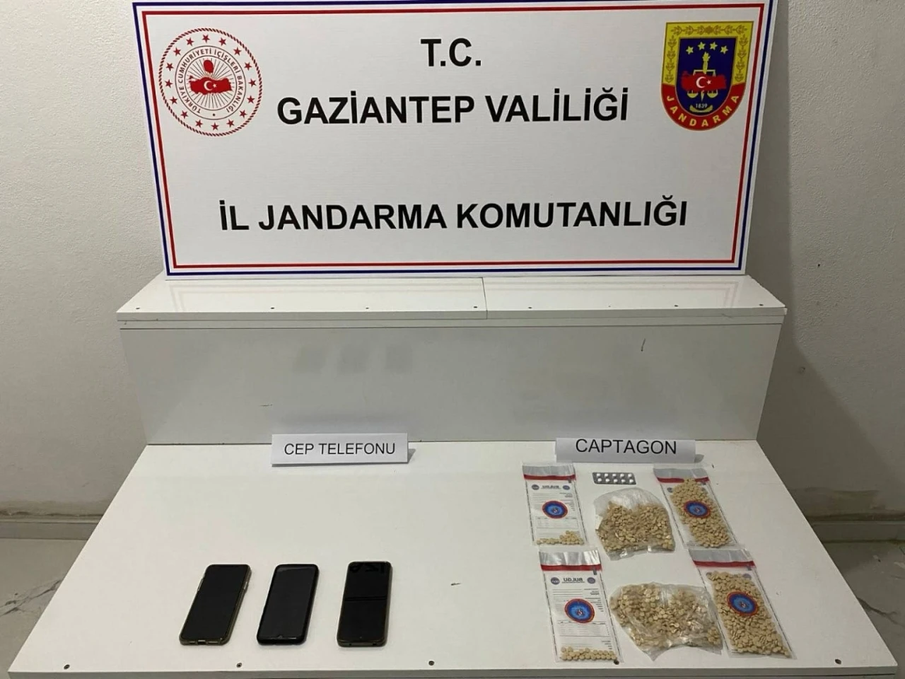 Gaziantep&rsquo;te 5 bin adet uyuşturucu hap ele ge&ccedil;irildi: 2 şahıs tutuklandı
