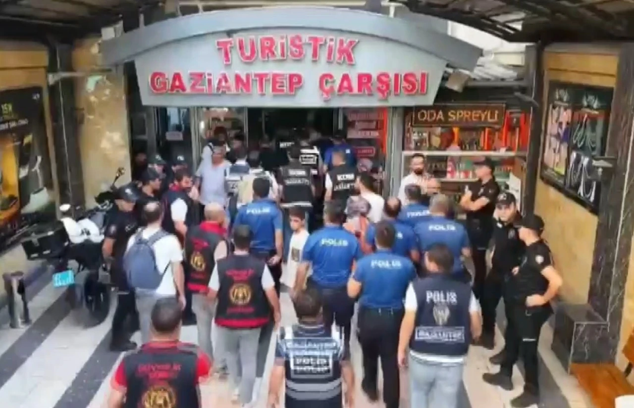 Gaziantep’te 5 milyon TL değerinde elektronik emtia ele geçirildi: 23 gözaltı
