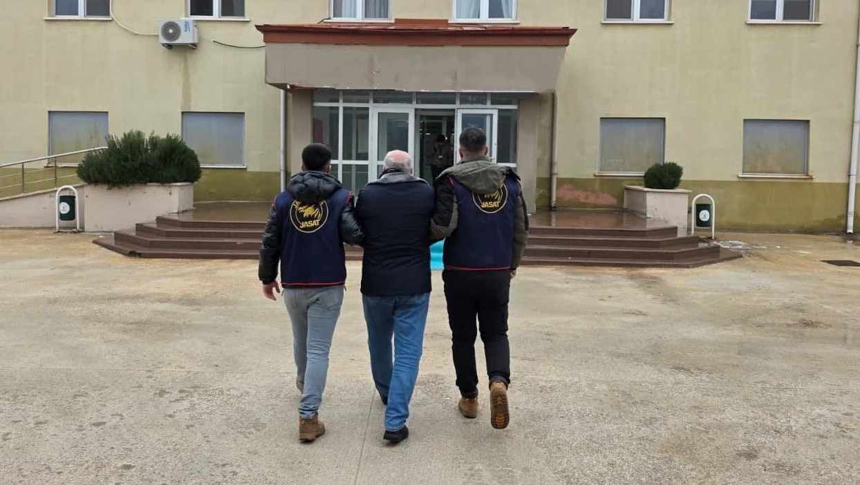 Gaziantep&rsquo;te 50 yıl kesinleşmiş cezayla aranan şahıs yakalandı
