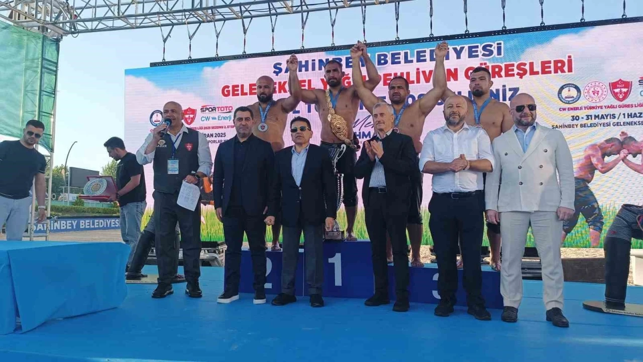 Gaziantep’te altın kemer Feyzullah Aktürk’ün
