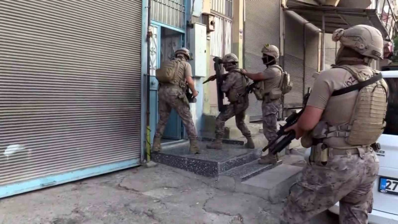 Gaziantep’te aranan şahıslara şafak operasyonu: 10 gözaltı
