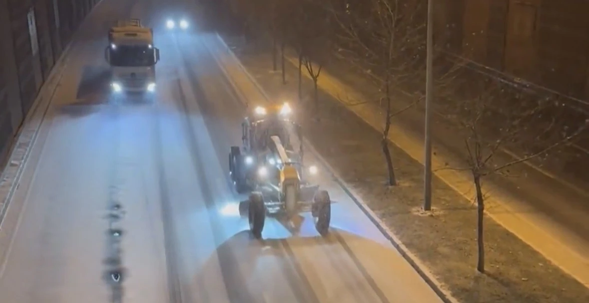 Gaziantep&rsquo;te beklenen kar yağışı etkisini g&ouml;stermeye başladı
